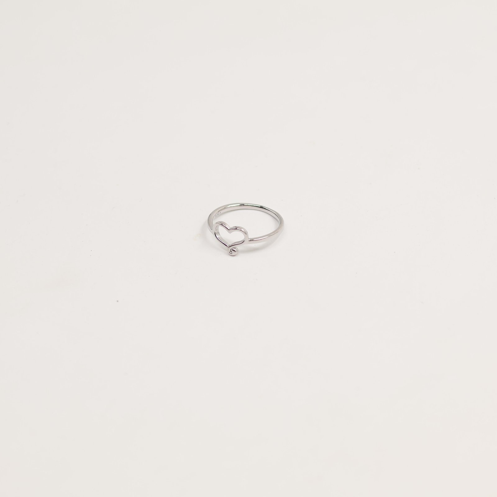 Silver Solitaire Round Classic Ring