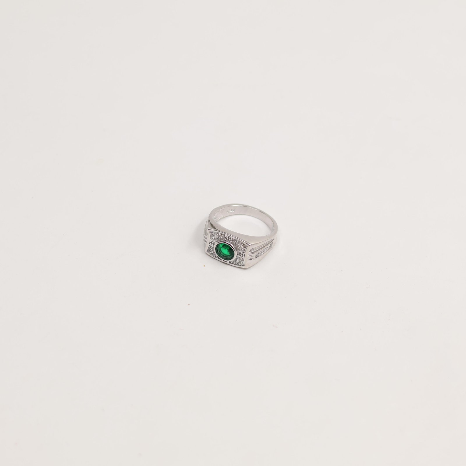 Silver Emerald Green Stone Cocktail Ring